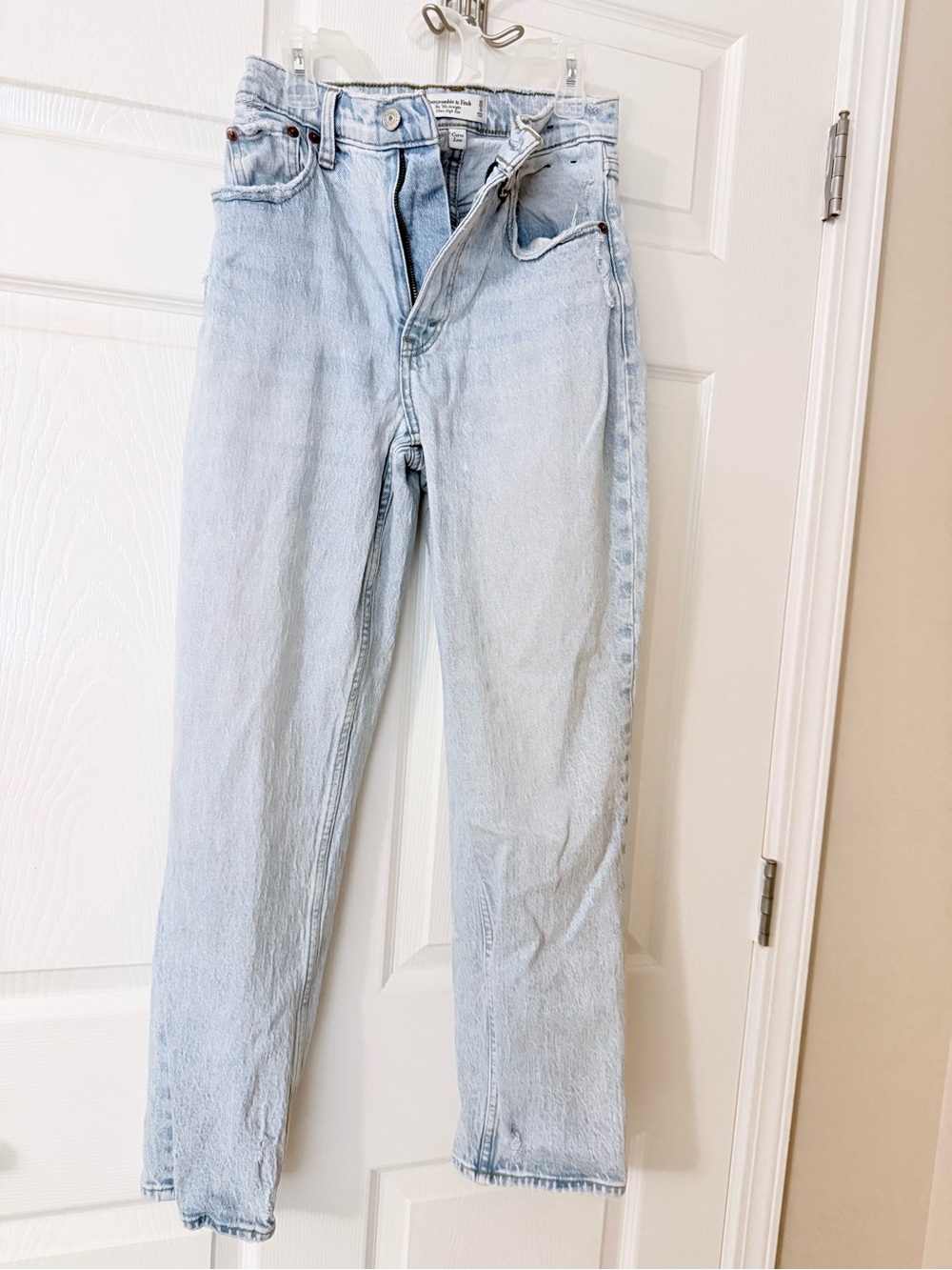 Abercrombie & Fitch Light Blue Straight-Leg Jeans - Women